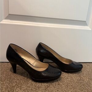Bandolino Black Heel Pumps